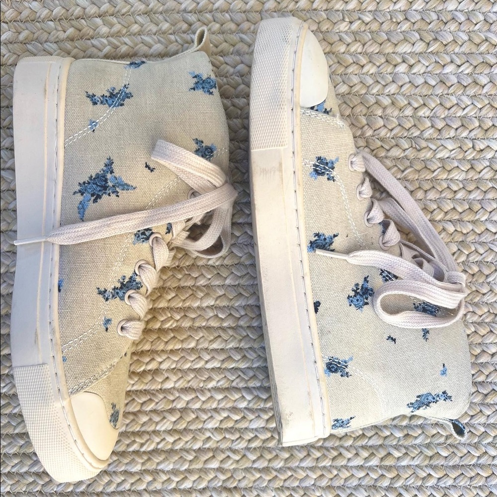 NWT Floral high top sneakers